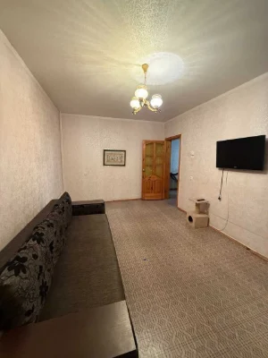 43500 м.Студенческая 521 м-р Продам 3 комнатную квартиру S-6