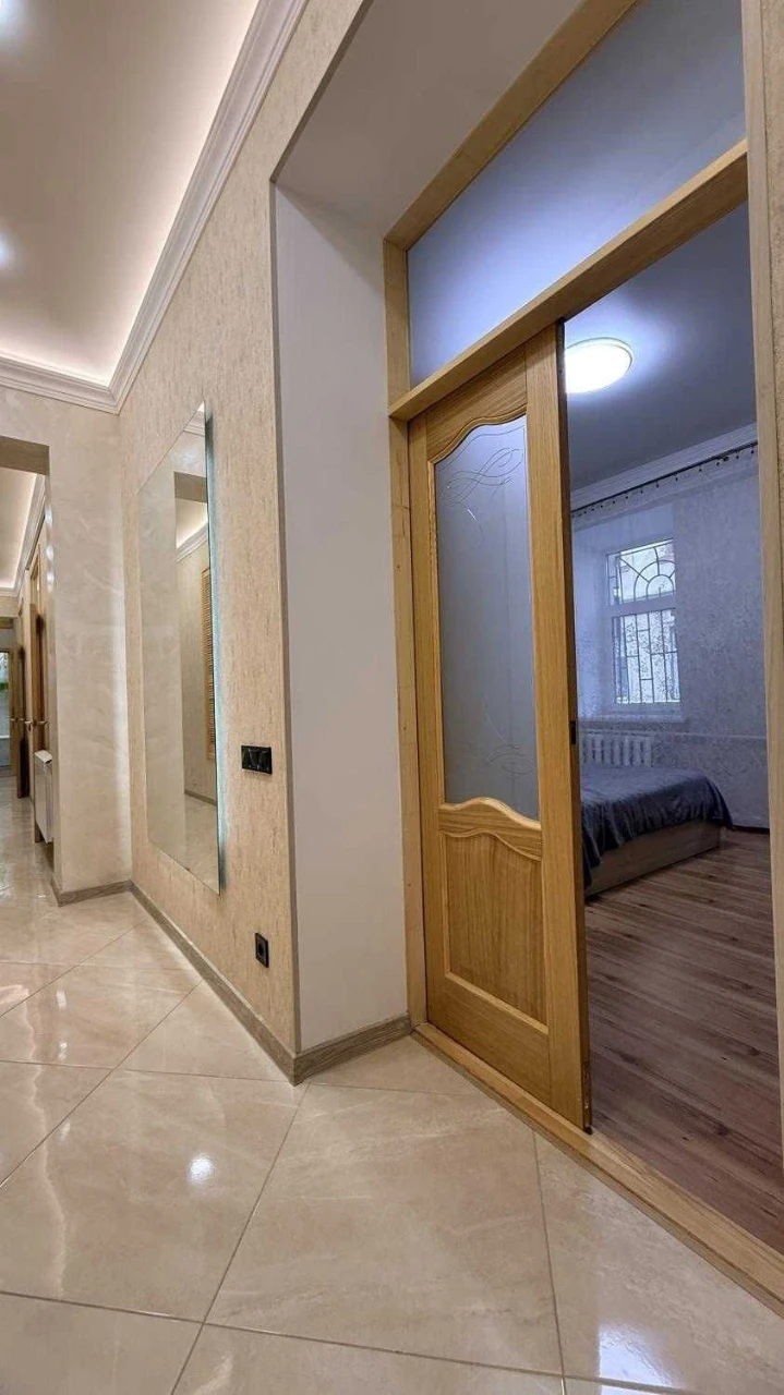 Продається 3-кімнатна квартира в центрі, вул. Гімназична/Мала А