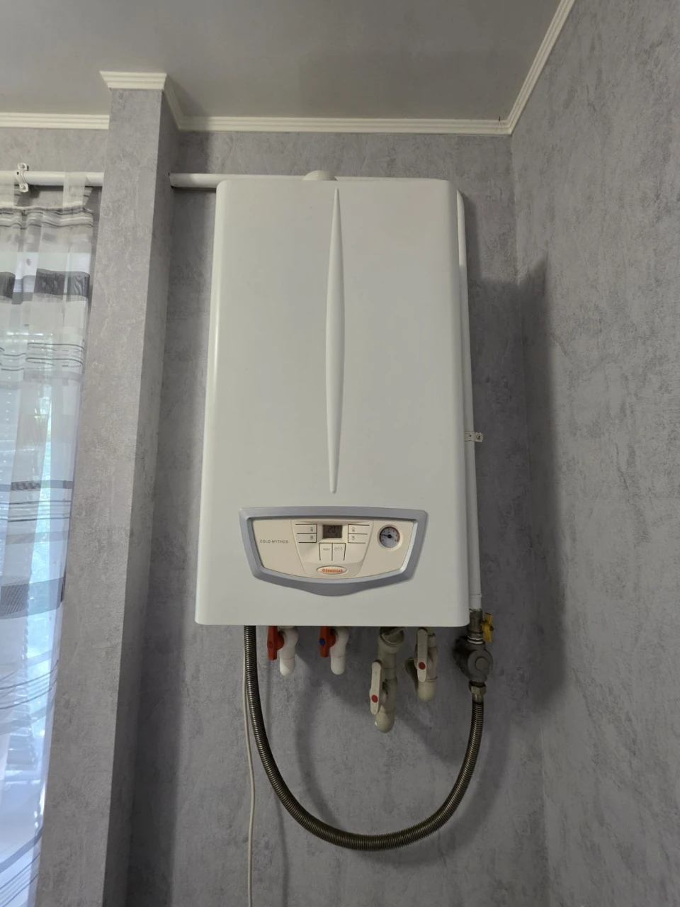 Продаю 3 кімнатну квартиру автономне опалення вулиця Колодяз