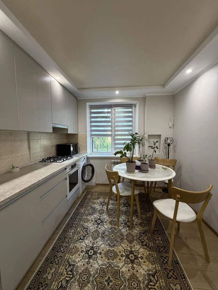 Sale of a 3-bedroom apartment 69 sq m, Topol-2