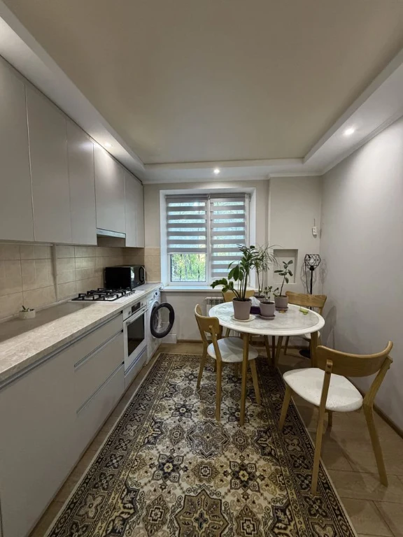 Sale of a 3-bedroom apartment 69 sq m, Topol-2