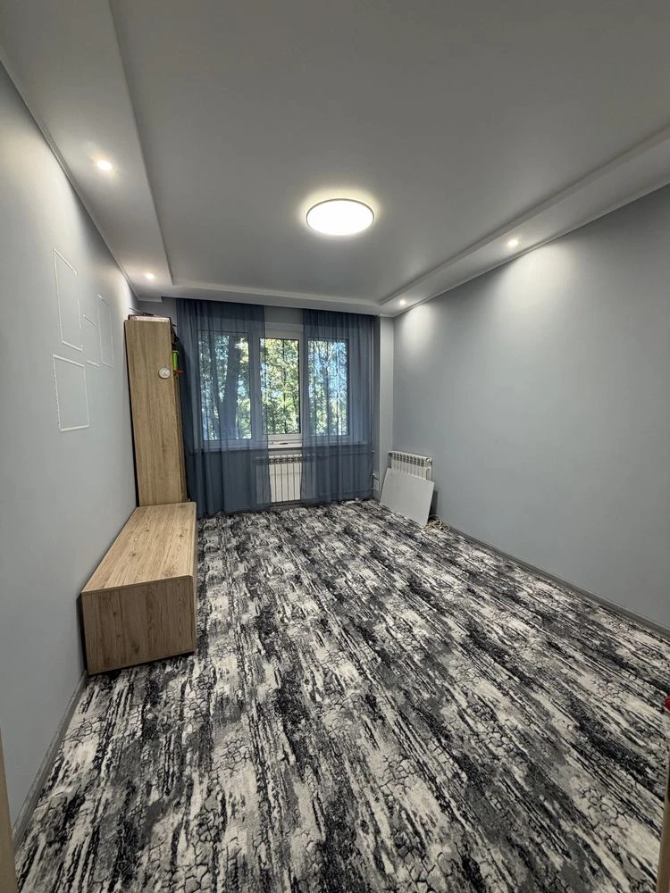 Sale of a 3-bedroom apartment 69 sq m, Topol-2