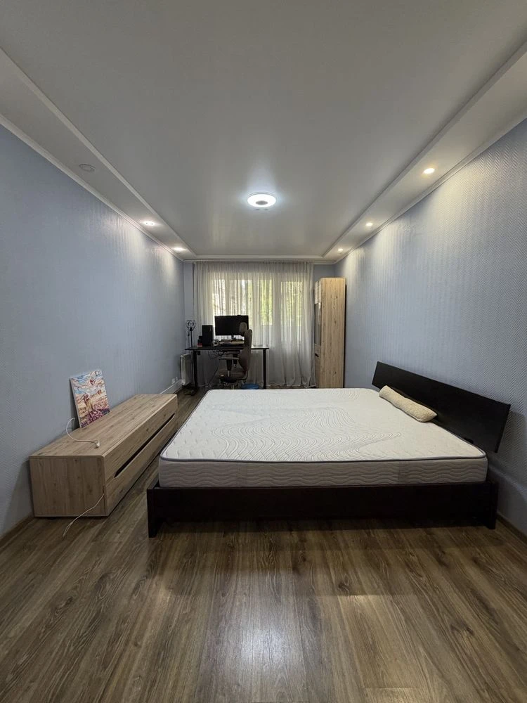 Sale of a 3-bedroom apartment 69 sq m, Topol-2