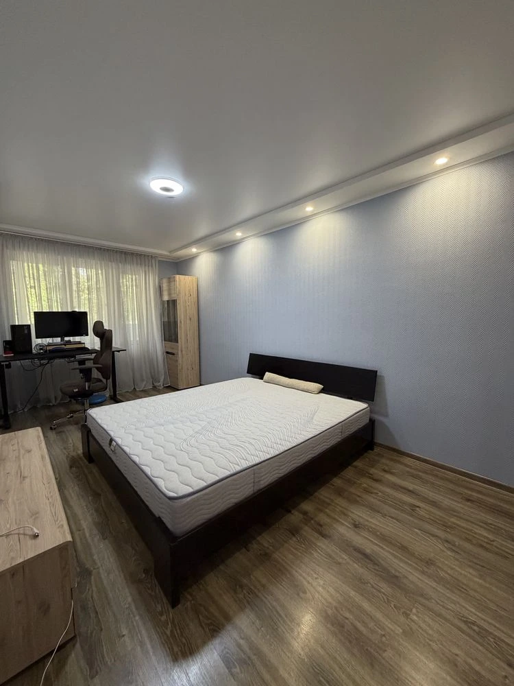 Sale of a 3-bedroom apartment 69 sq m, Topol-2