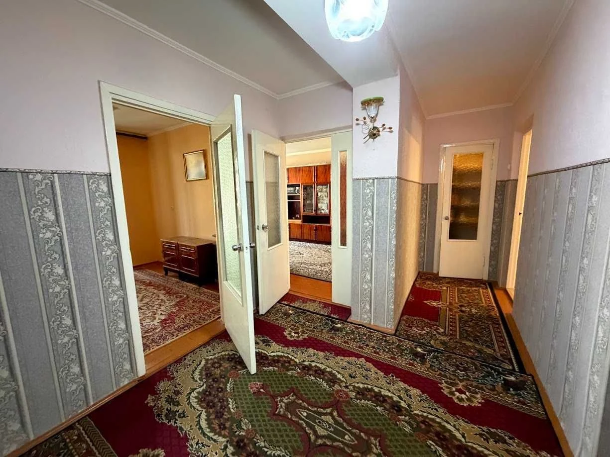 3-bedroom apartment for sale (Ukrainian) on Ukrainian Dobr Street