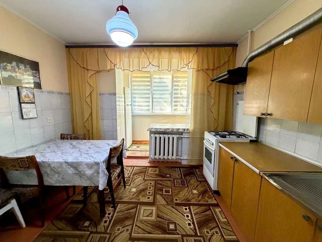 3-bedroom apartment for sale (Ukrainian) on Ukrainian Dobr Street