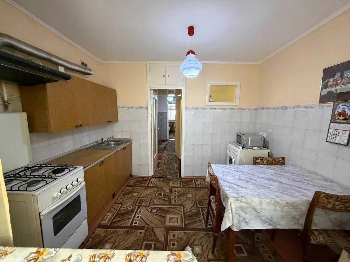 3-bedroom apartment for sale (Ukrainian) on Ukrainian Dobr Street