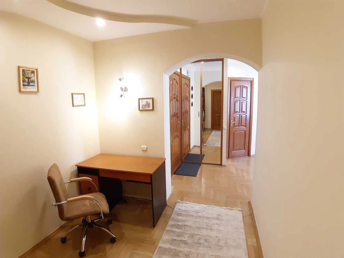 Rent a 2-bedroom apartment 65.5 sq m, Marshal Timoshenko Street,