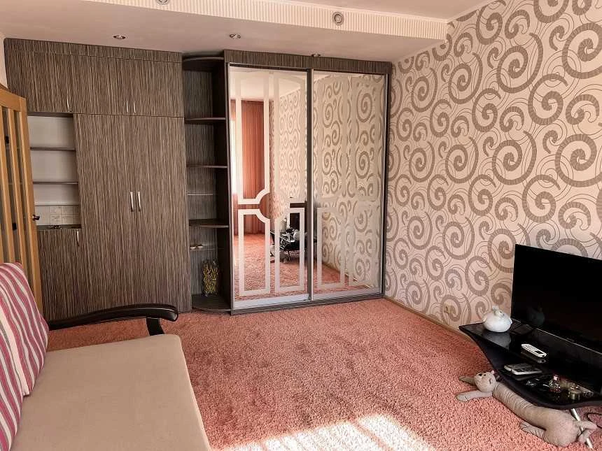 Сдается 1-комнатная квартира 38 м², улица Героев Днепра, 47