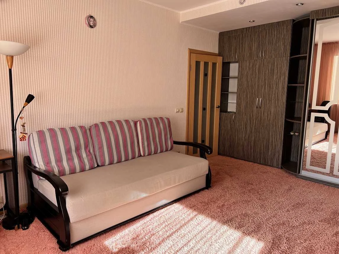 Сдается 1-комнатная квартира 38 м², улица Героев Днепра, 47