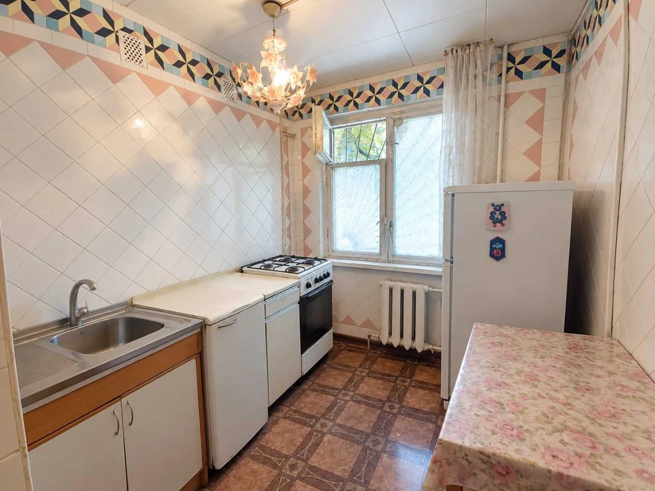 Продам двухкомнатную на Черемушках.