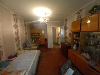 Продам двухкомнатную на Черемушках.