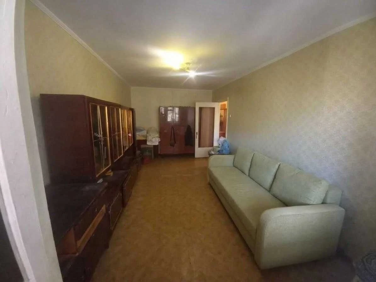 Продам однокомнатную на Варненской.