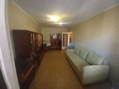 Продам однокомнатную на Варненской.