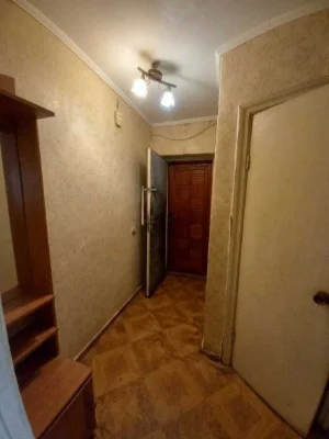 Продам однокомнатную на Варненской.
