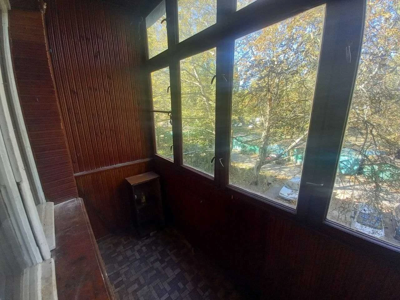 Продам однокомнатную на Варненской.