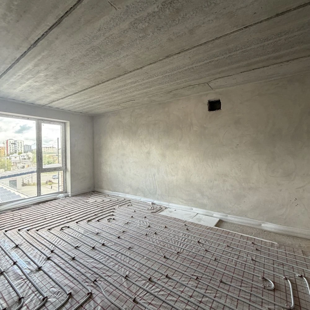 Urgent: 1-bedroom apartment 37 sq m with heated floor and plaster!