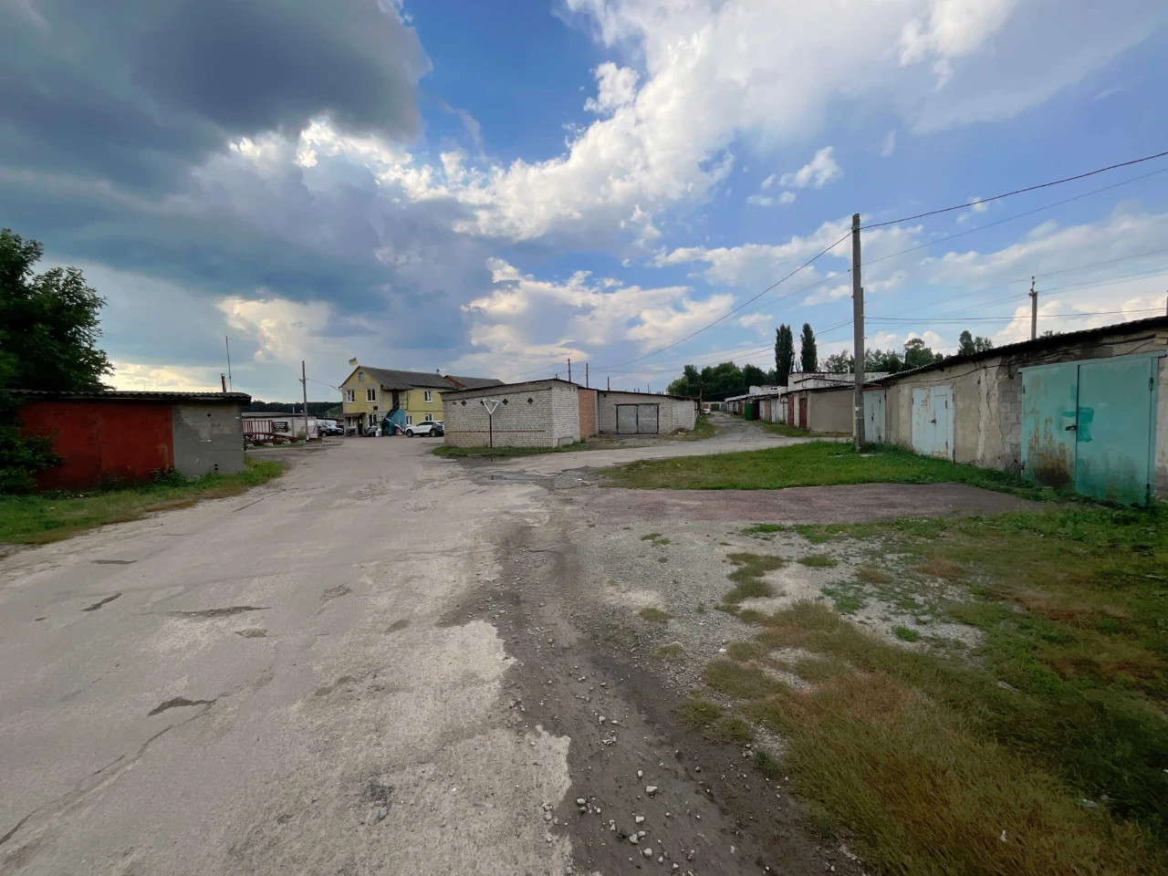 Капітальний гараж 28 м² в ГК Простір (Крошня) – Перша лінія