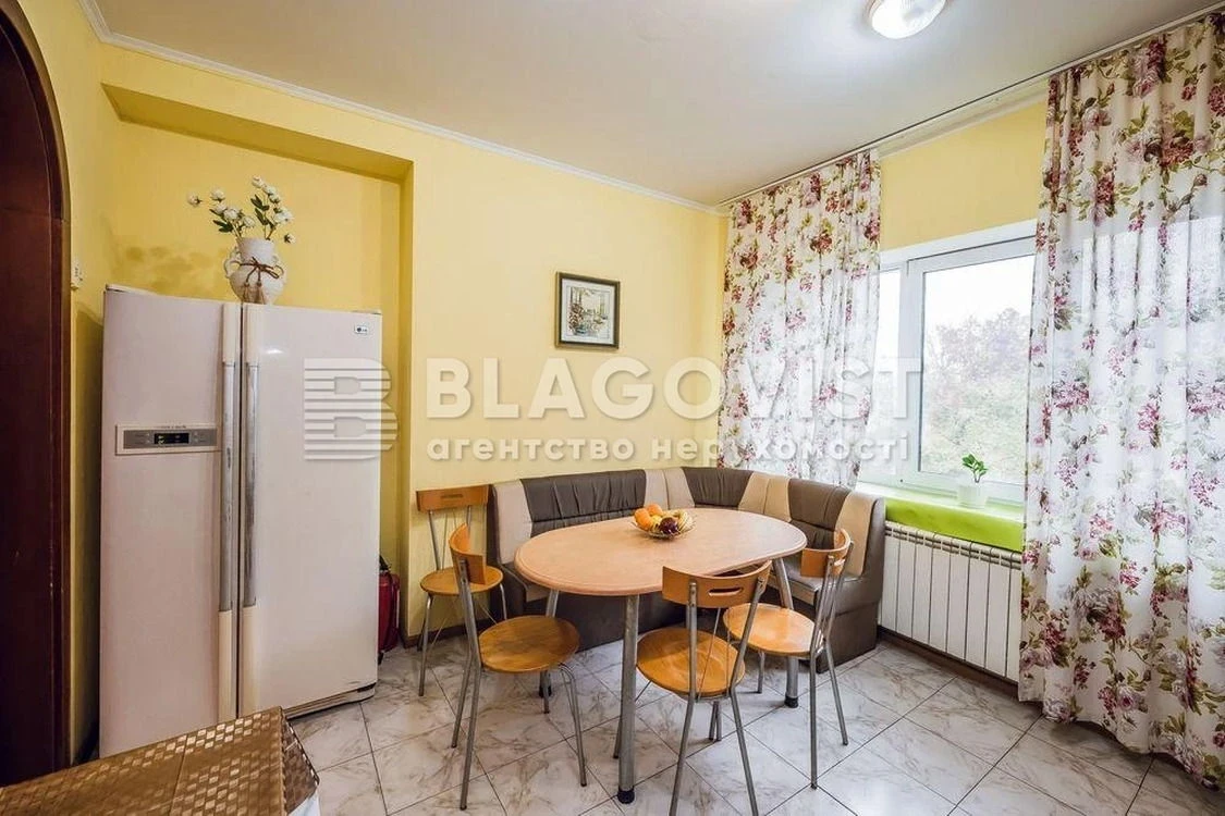 Продаж будинку вул. Нечуя-Левицького 23 в Києві / W-7474147