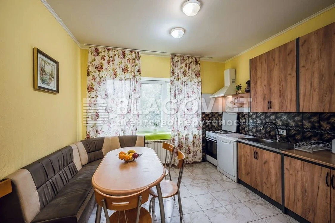 Продаж будинку вул. Нечуя-Левицького 23 в Києві / W-7474147