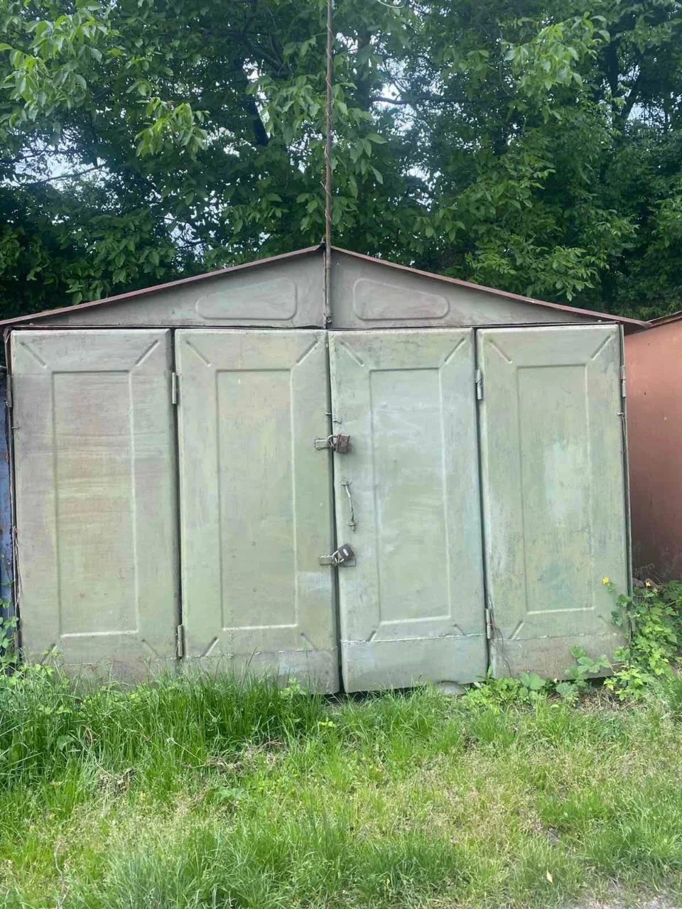 Продам металевий гараж , кооператив « Промінь»