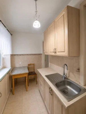 Sale of a 2-room apartment on Volodymyra Velykyi 35a