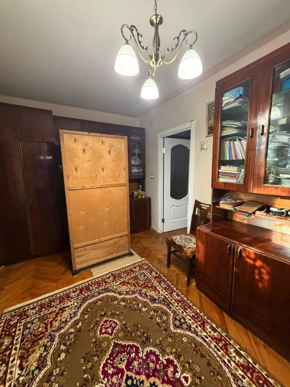 Sale of a 2-room apartment on Volodymyra Velykyi 35a