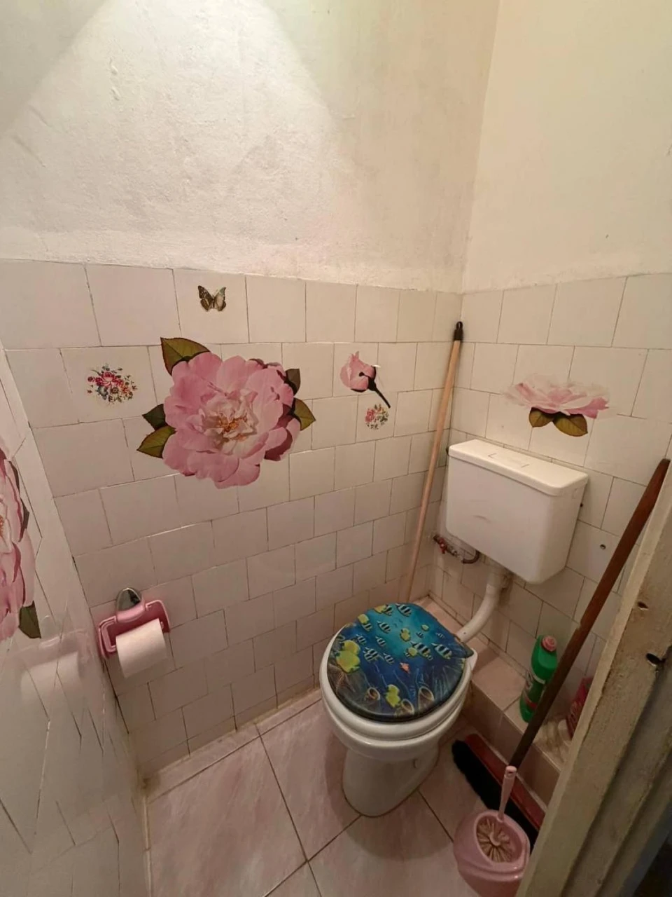 Sale of a 2-room apartment on Volodymyra Velykyi 35a