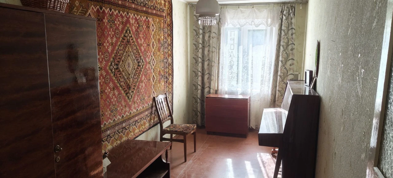 Продам квартиру у центрі міста Чернігова від власника