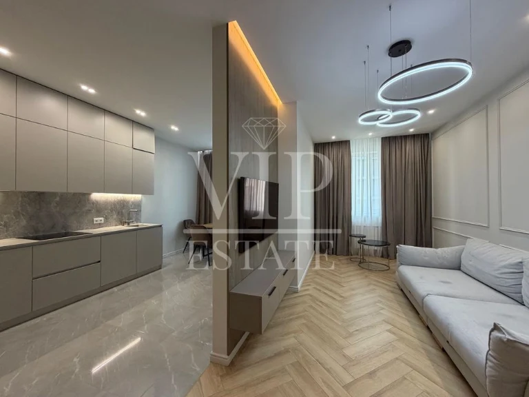 Эксклюзивно продам, лучшая планировка, 2 к.кв.,76 м.кв.(экв.