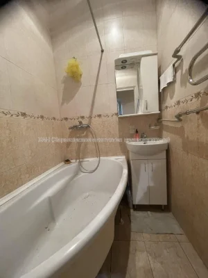 Продам 3к кирпич Метро Левада Автовокзал 66 квм 2/3 эт М05
