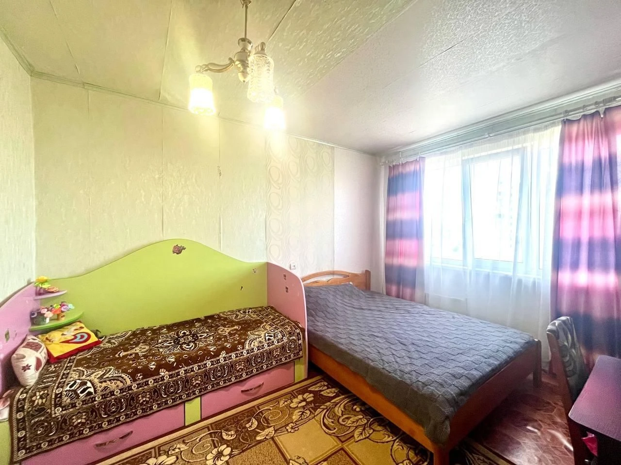 Продам 3-кім. квартиру на Олексіївці, пр. Перемоги, 48, М Пе