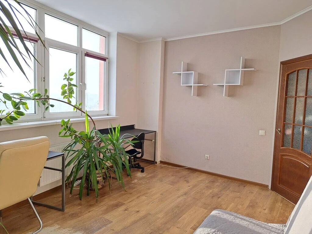 Сдам 2-кімнатну квартиру, вулиця Сім'ї Кульженків (Петра Дегтяренка)