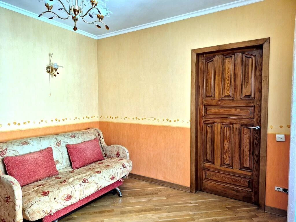 Пропонуємо в довгострокову оренду 2-кімнатну квартиру з гарним плануванням