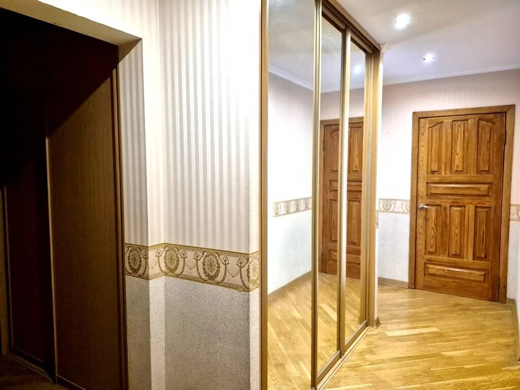 Пропонуємо в довгострокову оренду 2-кімнатну квартиру з гарним плануванням