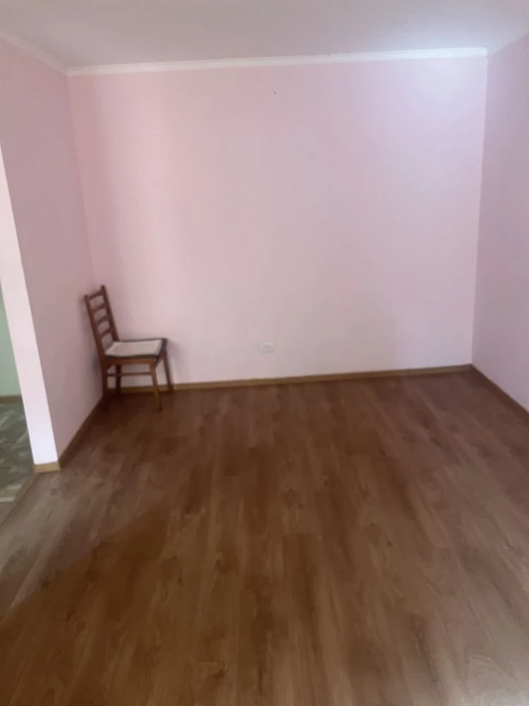 For Sale: Apartment on Lipinskogo Street
