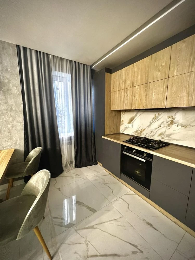 Urgent sale of a 3-bedroom apartment in the Popov area, 4/9 AGO