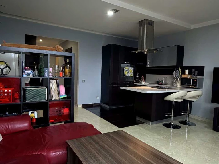 One-Bedroom Apartment. Sapernoslobidskaya Street, Kyiv