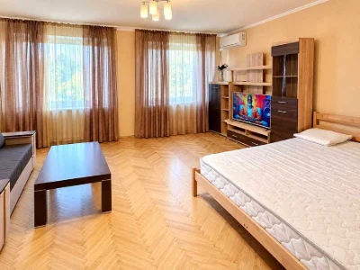 Квартира. Київ, Прирічна вул.