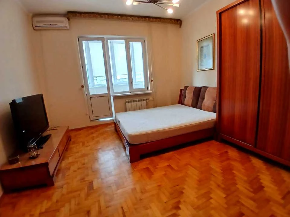 Квартира. Киев, Княжий Затон ул.
