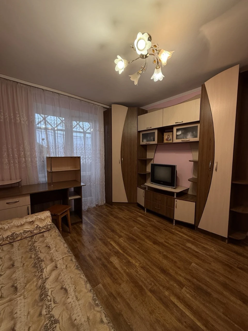 Продам 1 кім В.Опанасюка(Пирогова)