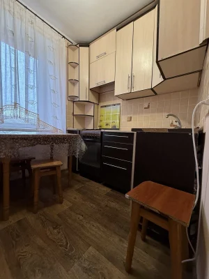 Продам 1 кім В.Опанасюка(Пирогова)
