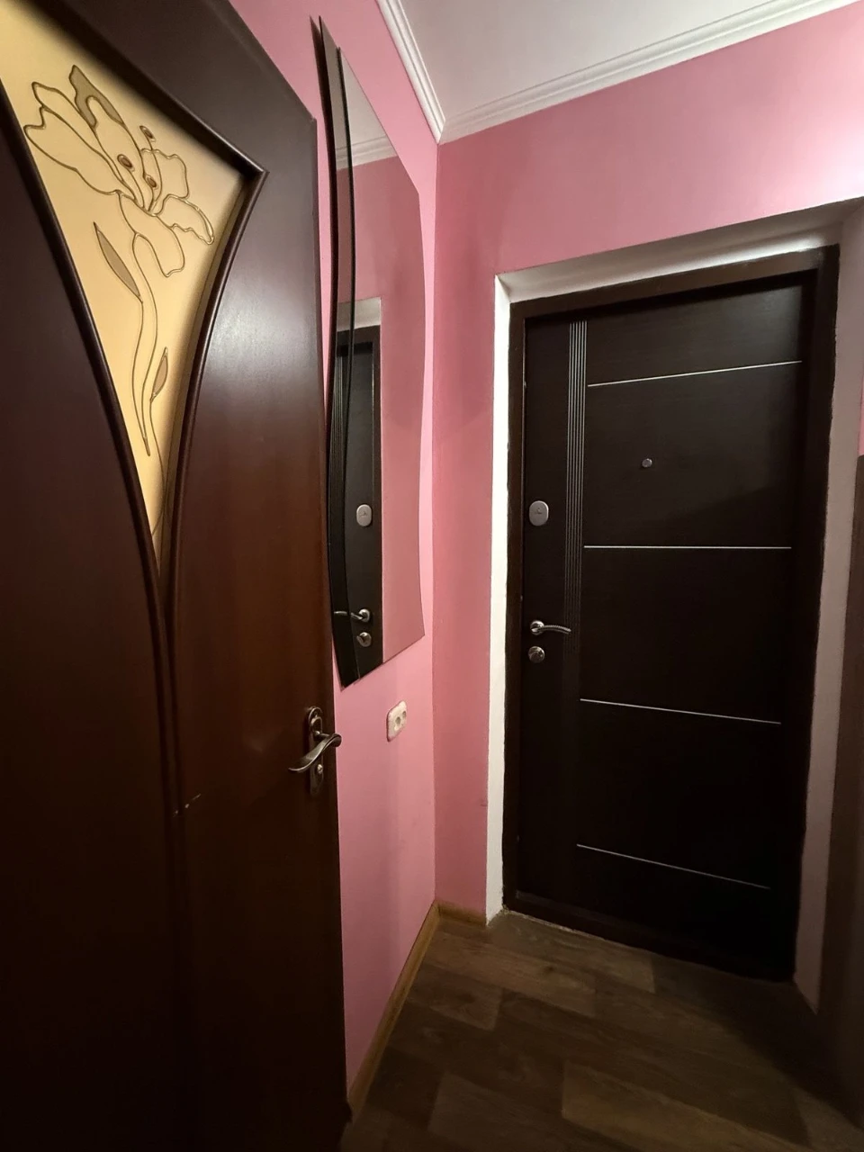 Продам 1 кім В.Опанасюка(Пирогова)