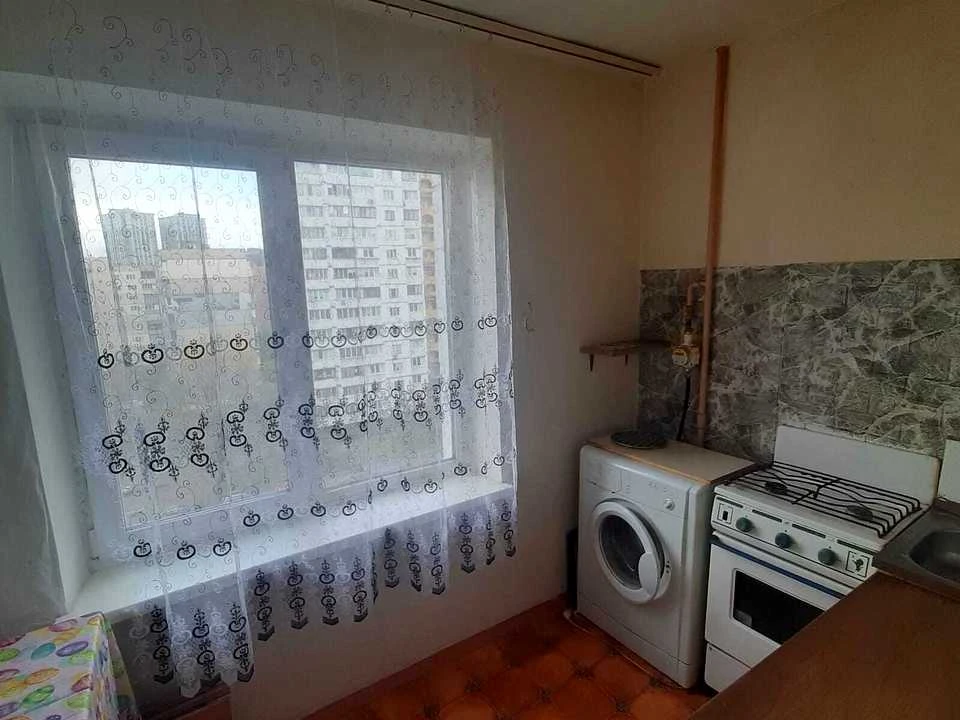 Квартира. Київ, Миколи Бажана проспект