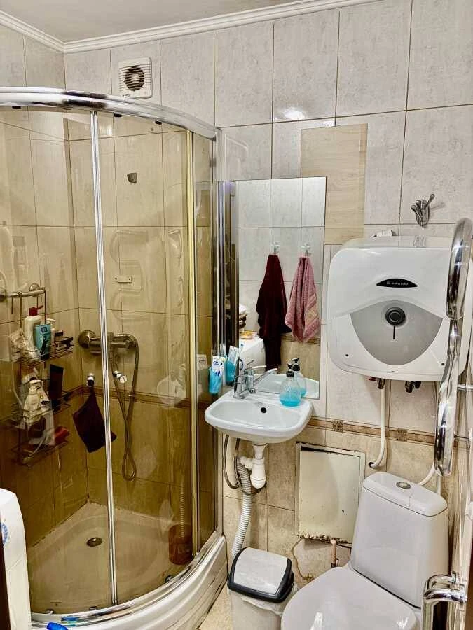 Продам 2-к квартиру Київ, Шевченківський, Салютна вул, 9