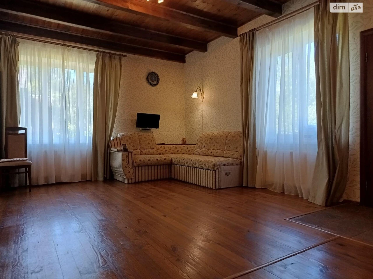 Long-Term Rental House Rusans'kyy Sady