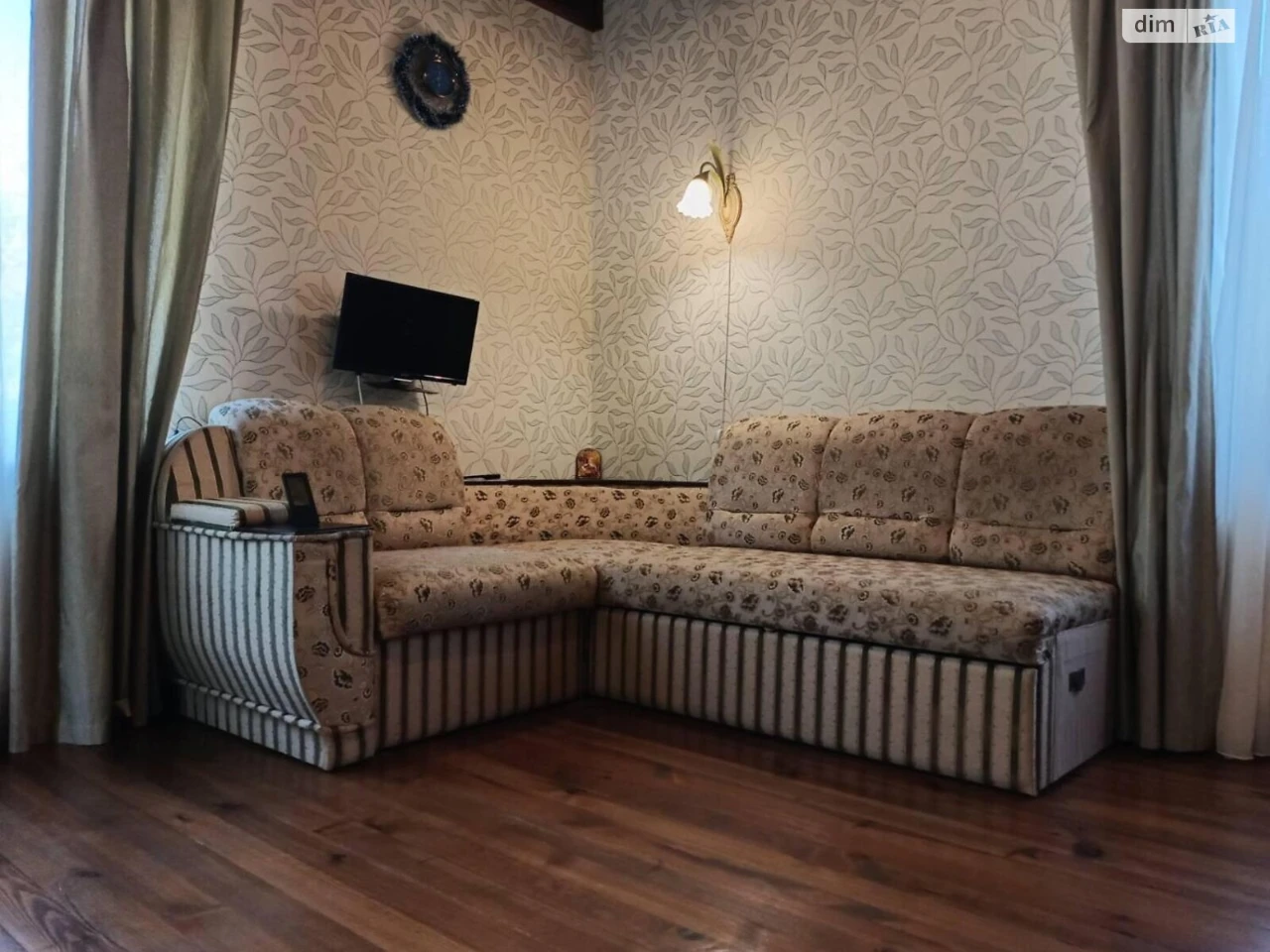 Long-Term Rental House Rusans'kyy Sady