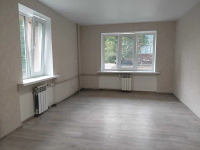 Продам 1 кімнатну квартиру, центр, на вулиці Незалежної України, з ремонтом, 175