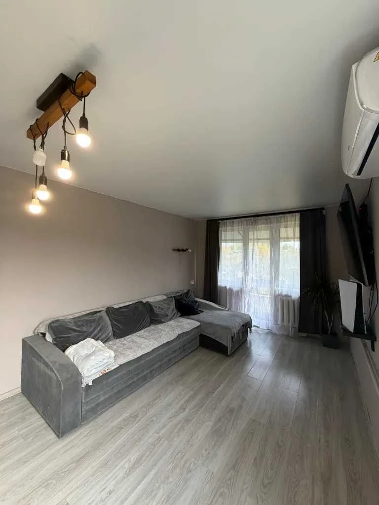 Продам 2-кімнатну квартиру на проспекті Калнишевського (Косіора)