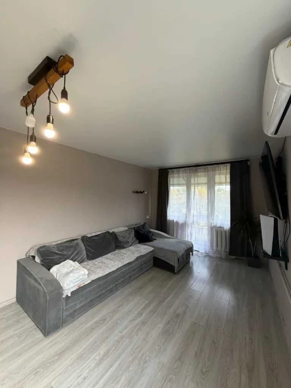 Продам 2-кімнатну квартиру на проспекті Калнишевського (Косіора)